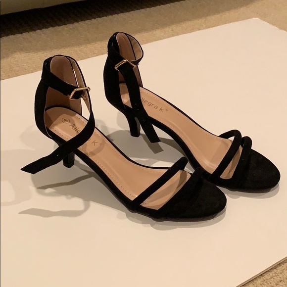 Allegra K Shoes - NWOT black kitten heels
